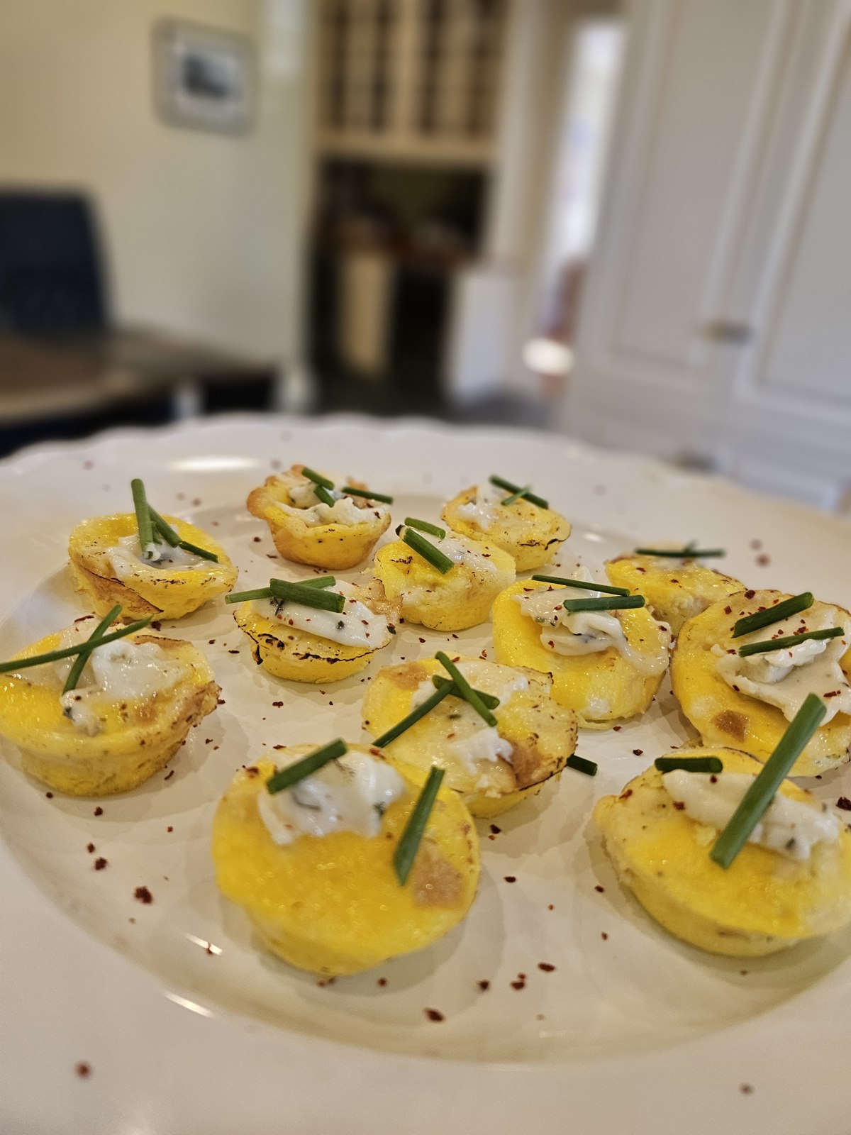 Mini egg strata